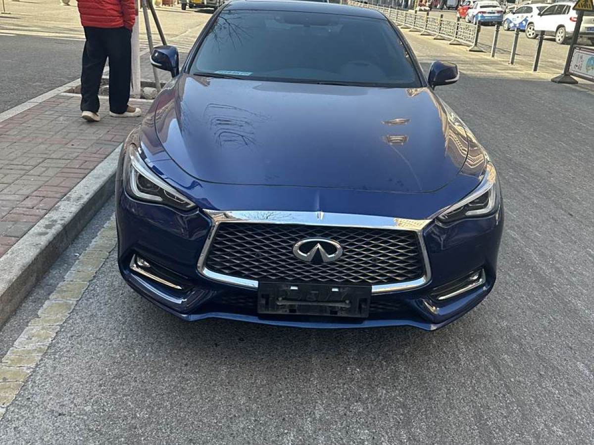 英菲尼迪 Q60  2017款 2.0T 豪華版圖片