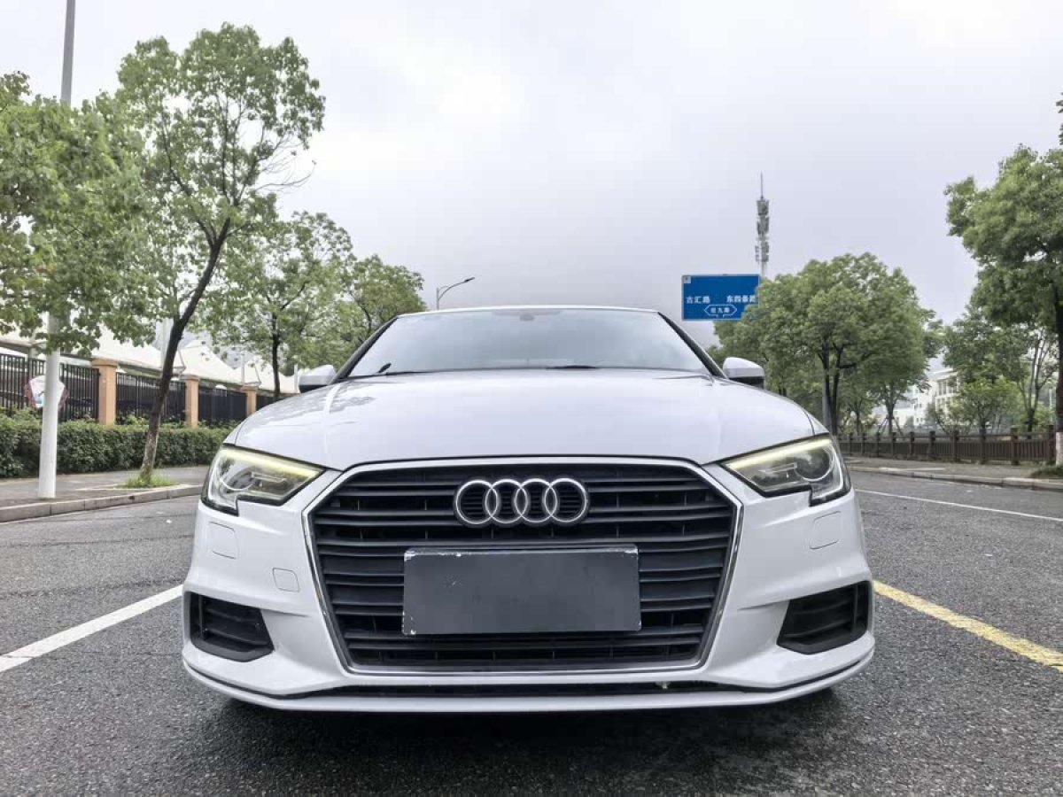 奧迪 奧迪A3  2018款 30周年年型 Limousine 35 TFSI 進(jìn)取型圖片