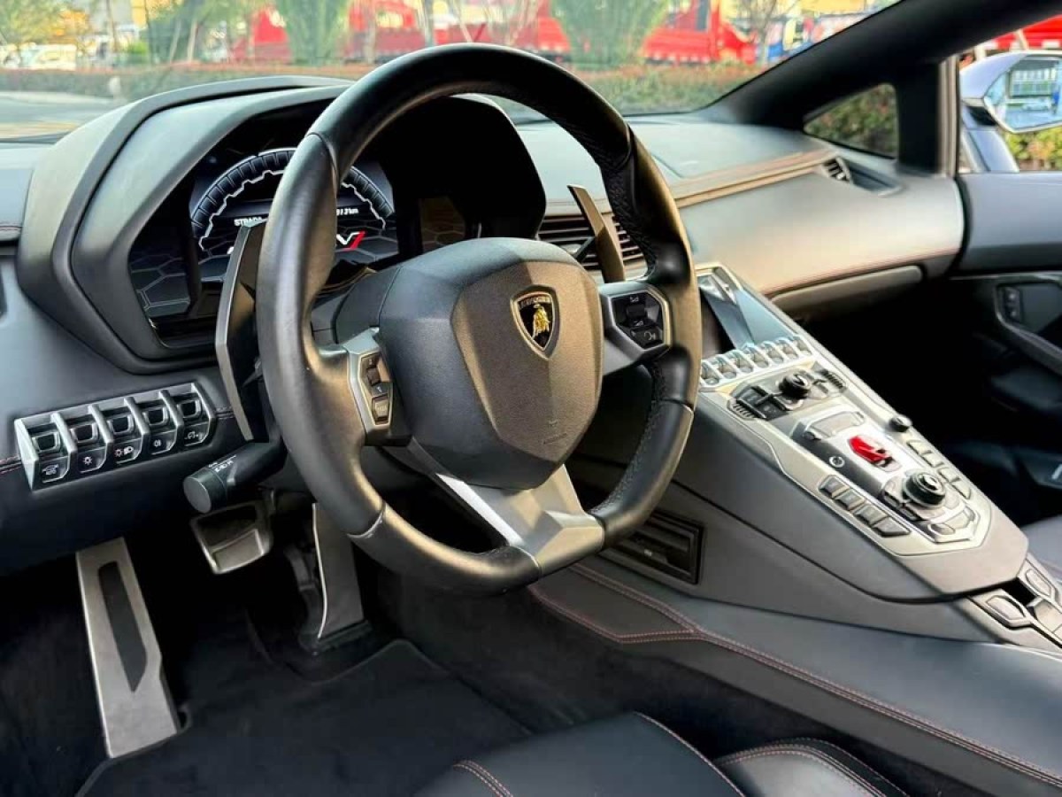 蘭博基尼 Aventador  2011款 LP 700-4圖片