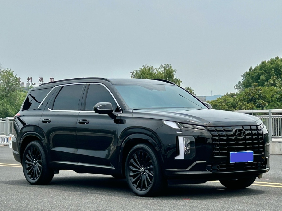 現(xiàn)代 帕里斯帝  2023款 3.5L 自動(dòng)四驅(qū) 鑒賞家黑騎士版圖片