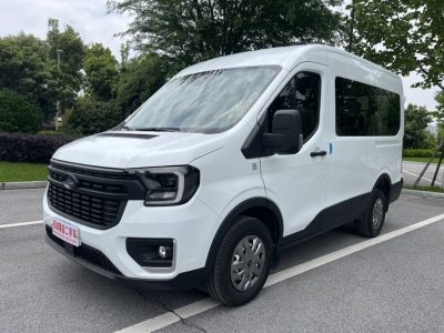 福特 全順T8  2024款 T8 2.0T柴油手動短軸中頂6座多功能版3/3圖片