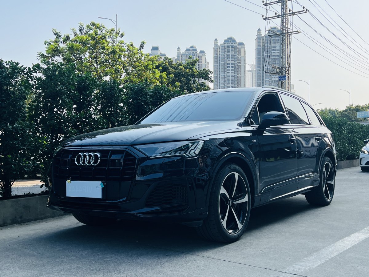 2021年7月奧迪 奧迪Q7  2024款 55 TFSI quattro S line運(yùn)動(dòng)型