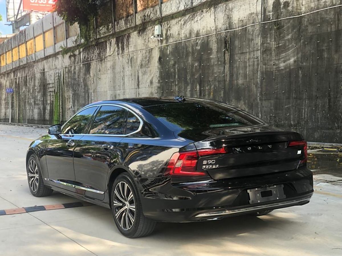 沃尔沃 S90新能源  2021款 T8 E驱混动 智逸豪华版图片