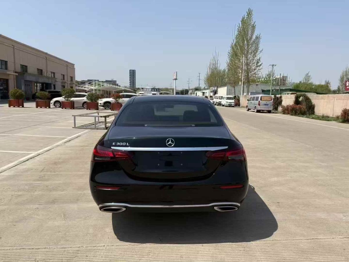 奔馳 奔馳E級  2021款 E 300 L 豪華型圖片