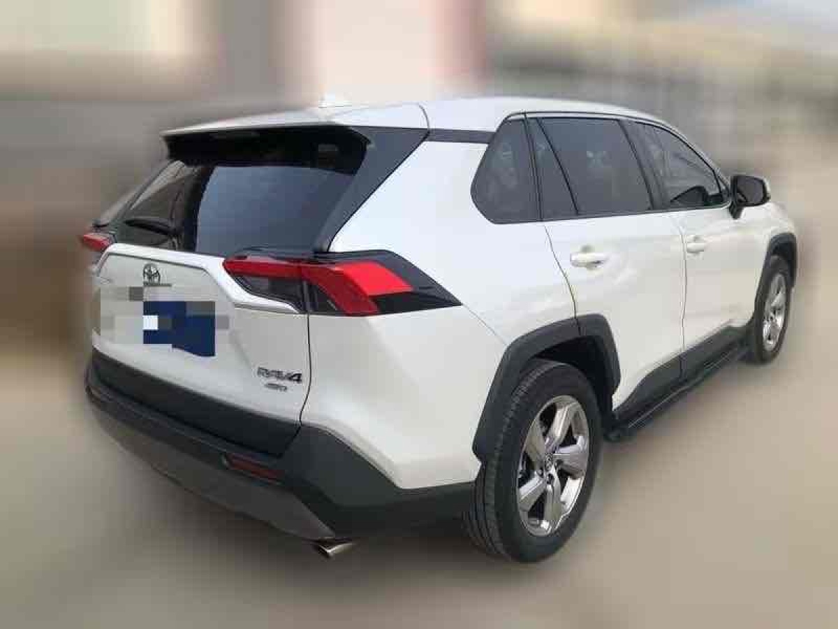 2022年3月豐田 RAV4  2018款 榮放 2.0L CVT兩驅(qū)風(fēng)尚版