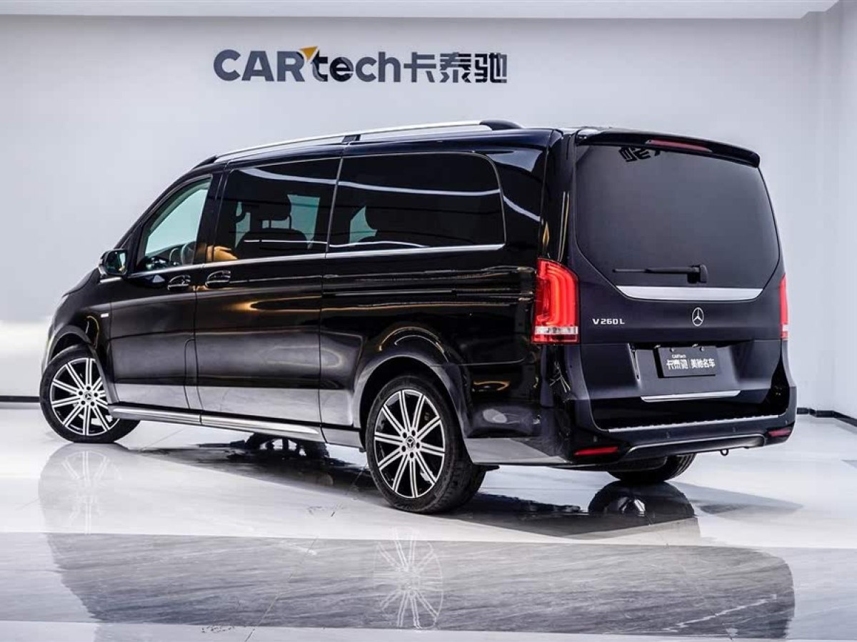 奔馳 V級(jí)  2021款 V 260 L 長(zhǎng)軸距豪華版圖片
