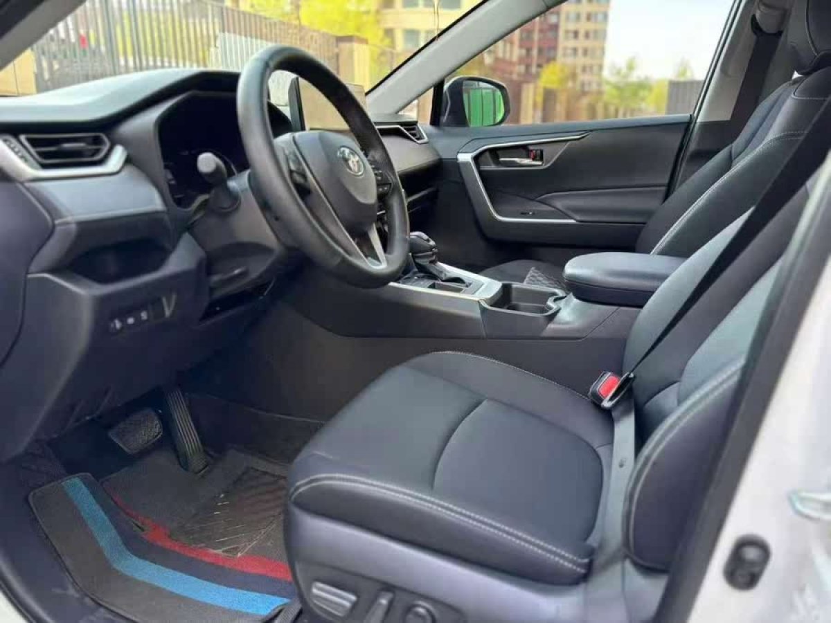 豐田 RAV4榮放  2023款 2.0L CVT兩驅(qū)風(fēng)尚Plus版圖片