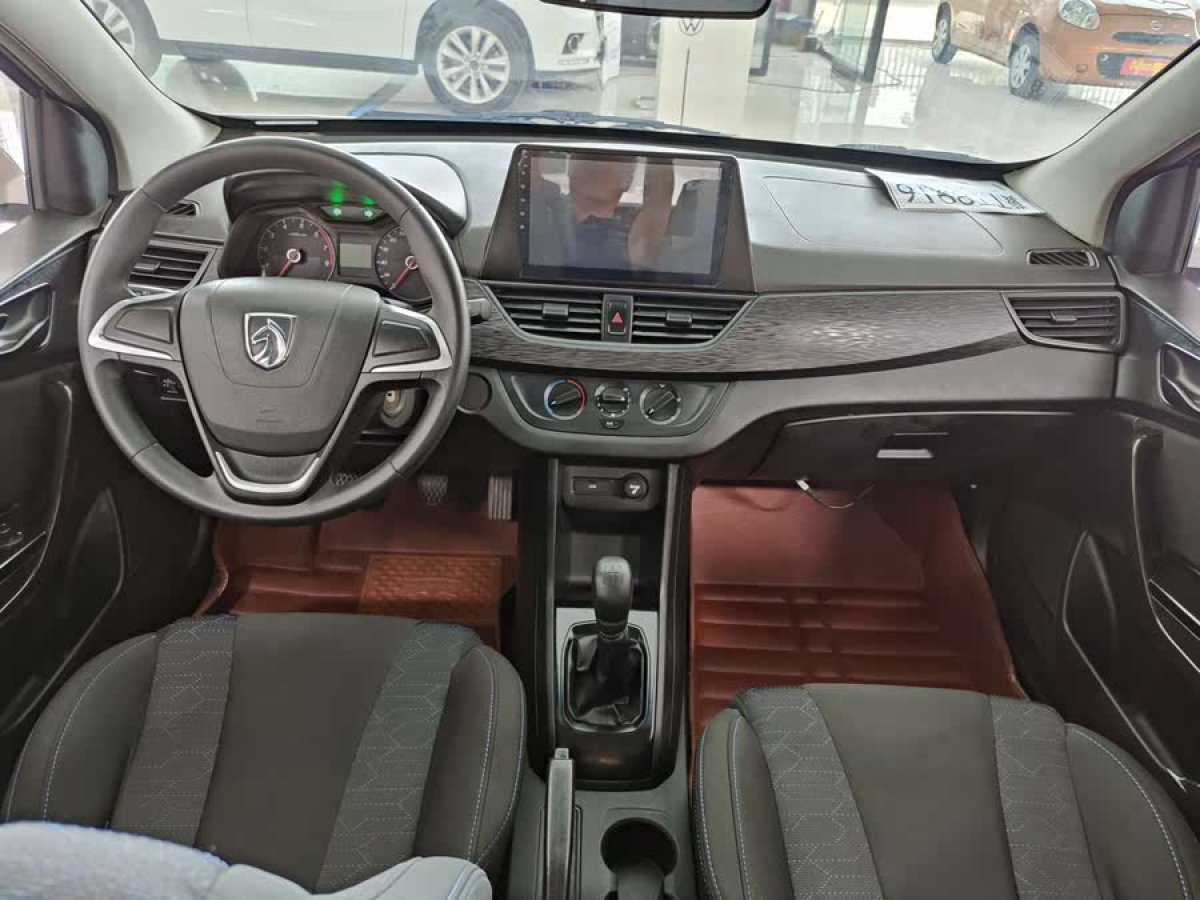 寶駿 310  2016款 1.2L 手動舒適型圖片