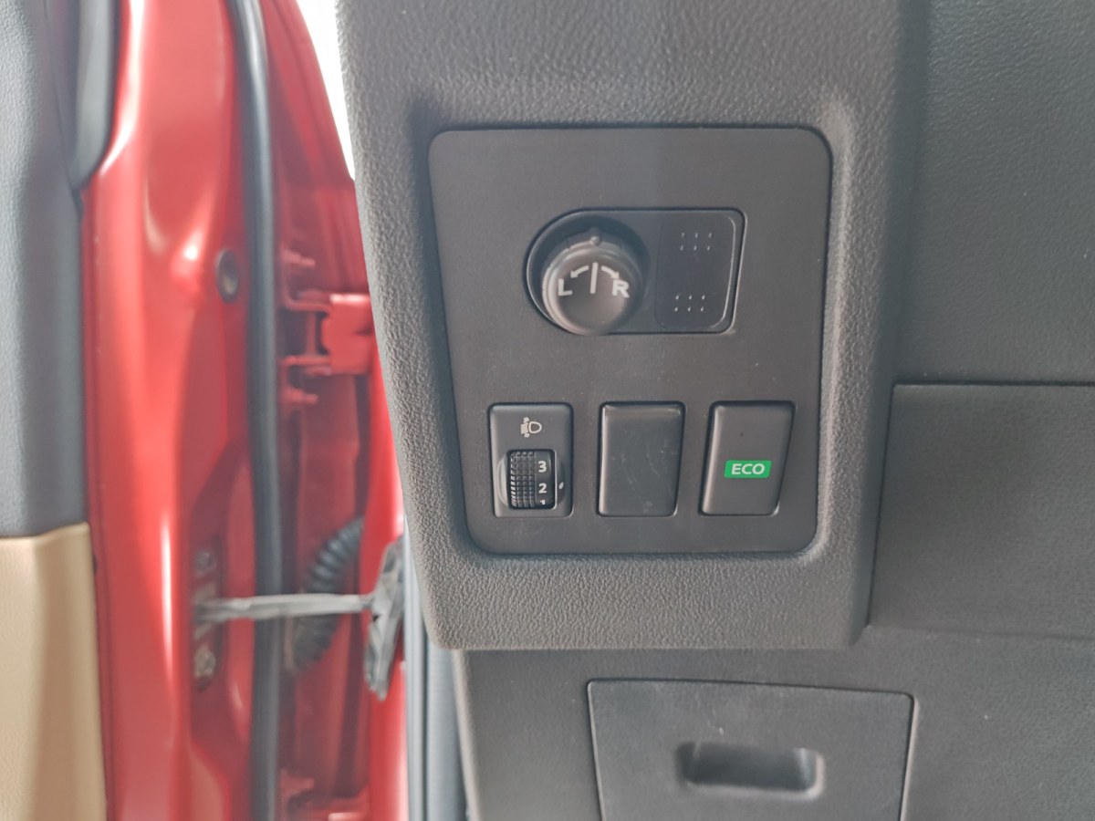 日產(chǎn) 逍客  2012款 2.0XL 火 CVT 2WD圖片