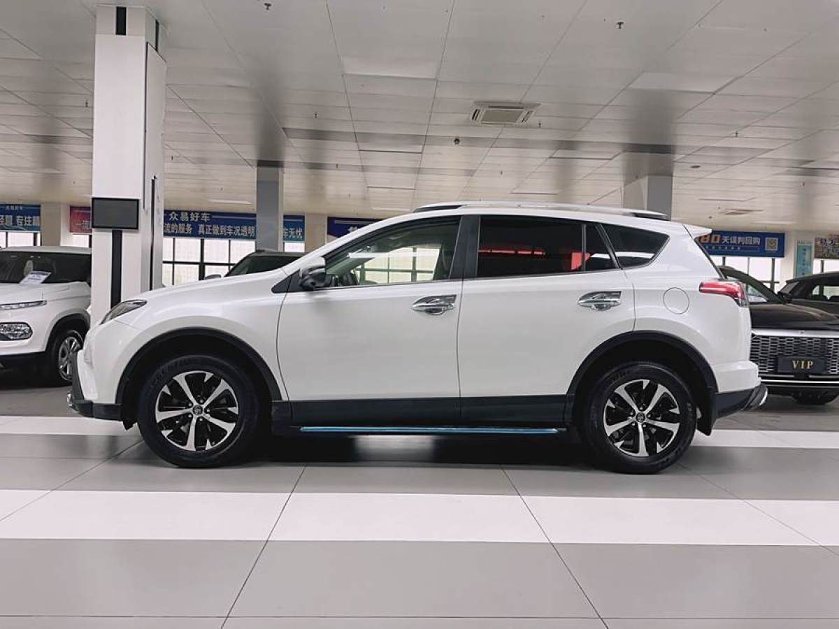 豐田 RAV4榮放  2019款  2.0L CVT兩驅(qū)風(fēng)尚版 國VI圖片