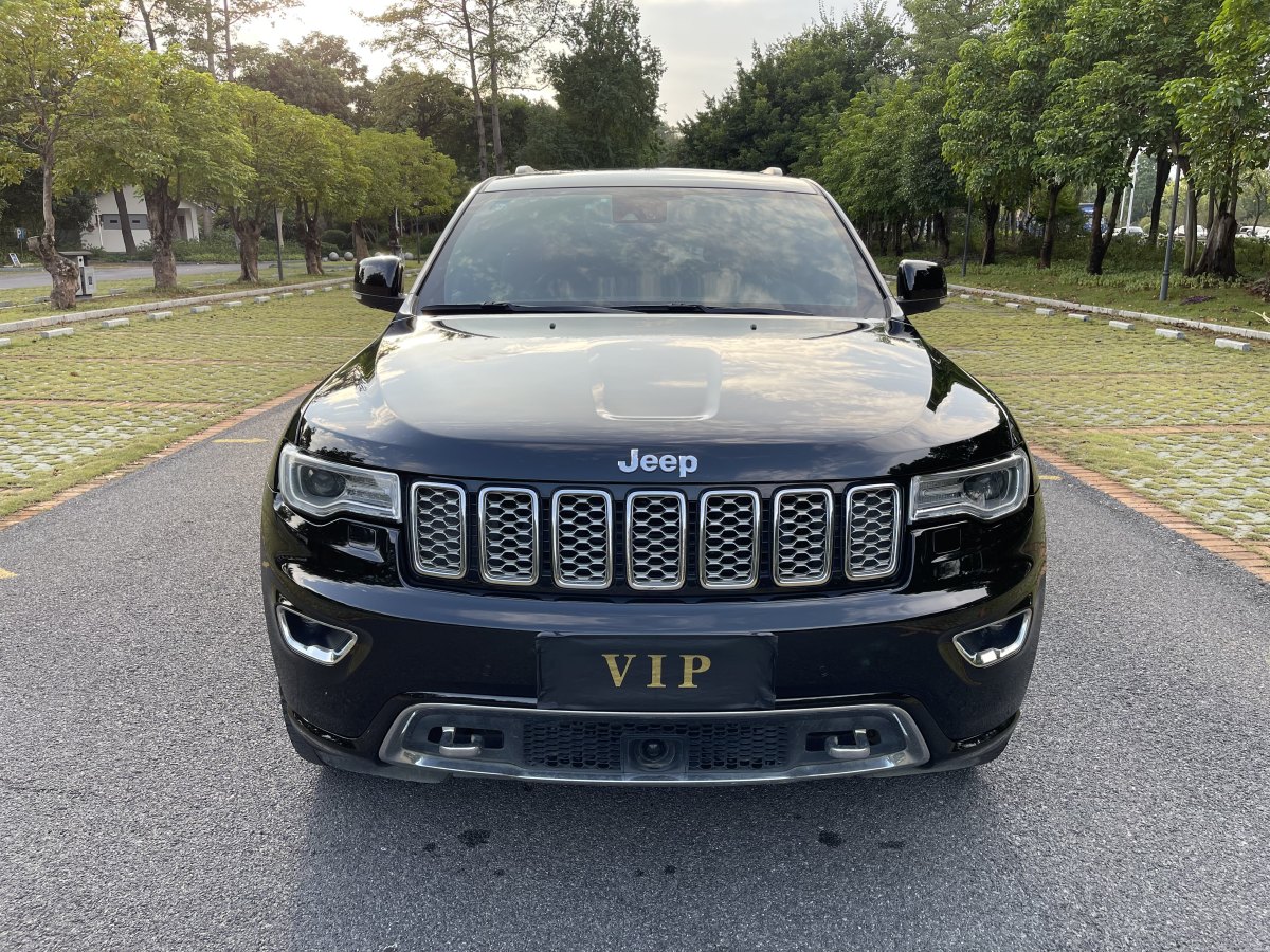 2018年2月Jeep 大切諾基  2017款 3.6L 豪華導(dǎo)航版