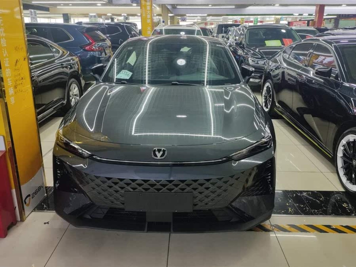長安 長安UNI-V  2024款 1.5T 尊貴型圖片