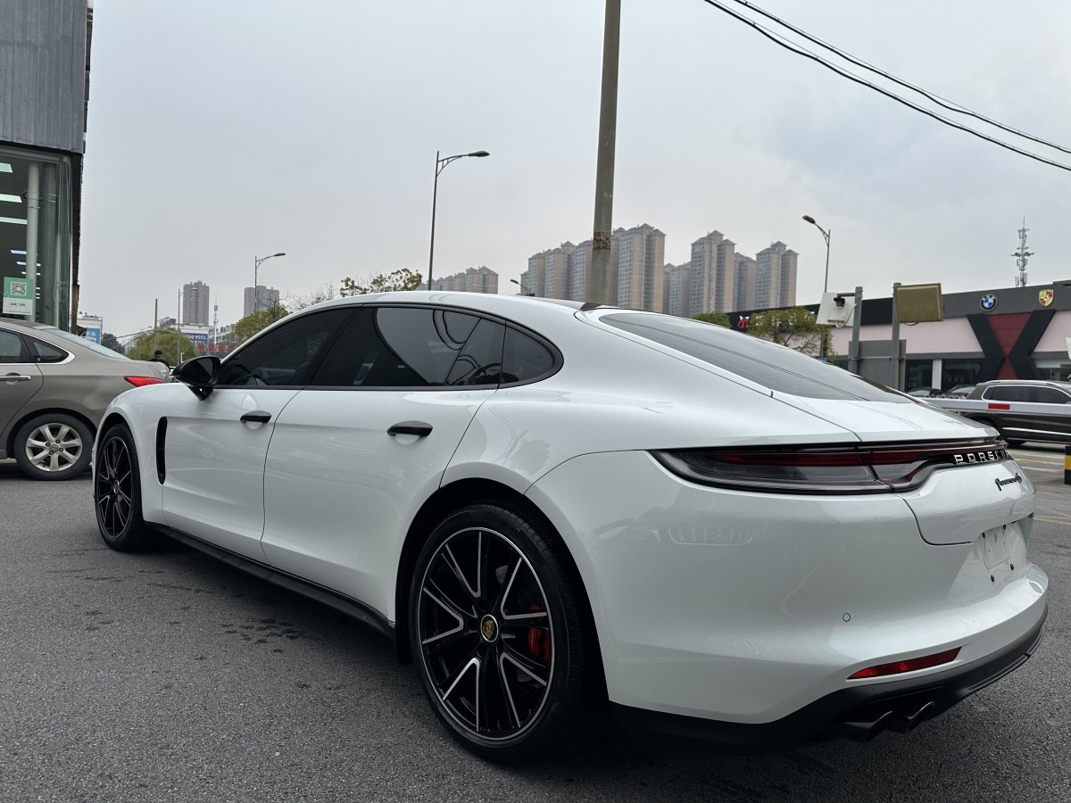 保時(shí)捷 Panamera  2022款 Panamera 4 行政加長(zhǎng)版 2.9T圖片