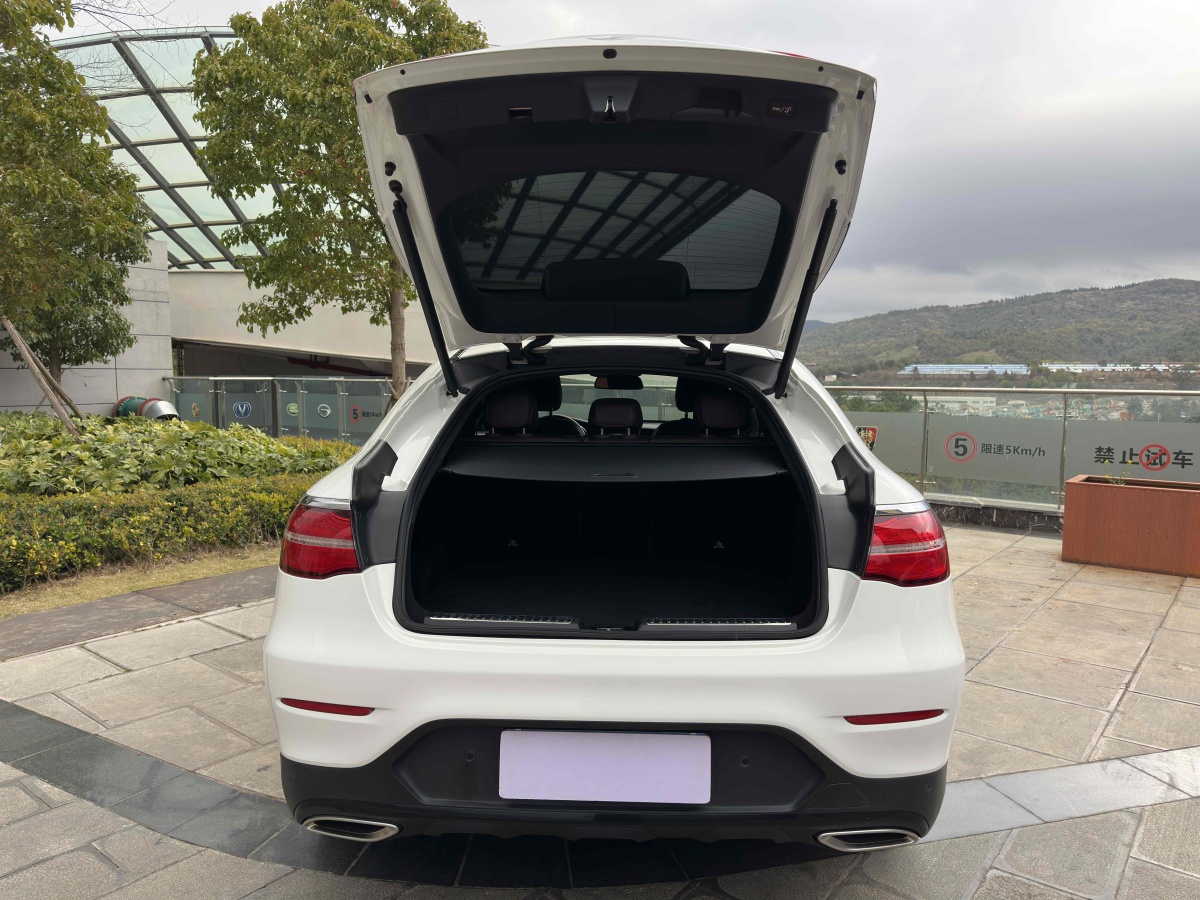 奔馳 奔馳GLC  2023款 改款 GLC 260 4MATIC 轎跑SUV圖片