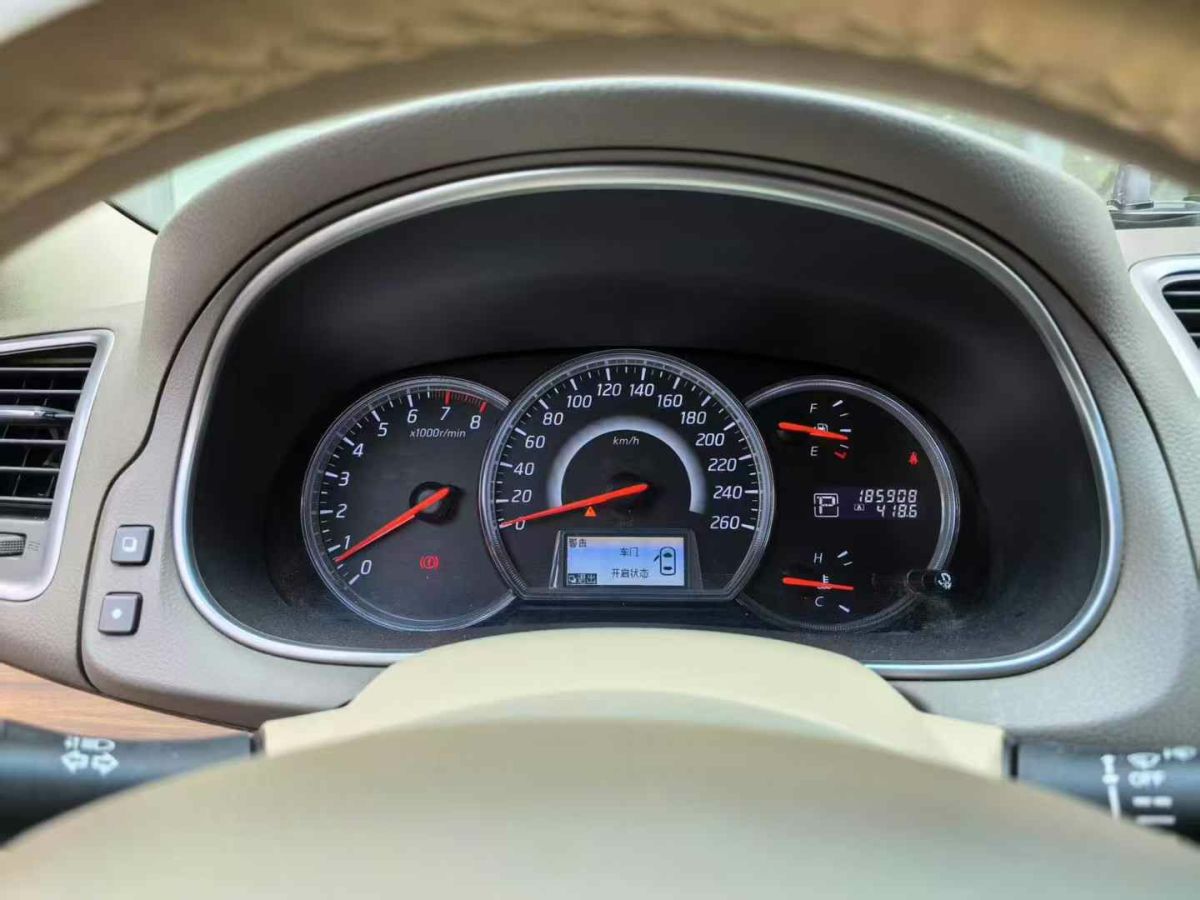 日產(chǎn) 天籟  2013款 2.0L XE時(shí)尚版圖片