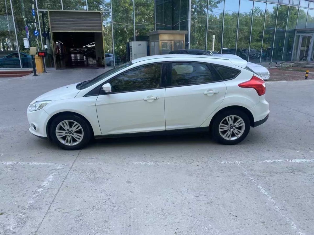 福特 ?？怂? 2013款 2.0T ST 標(biāo)準(zhǔn)版圖片