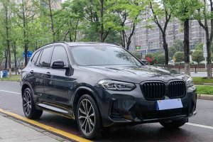 寶馬X3 寶馬 xDrive30i 領(lǐng)先型 M曜夜套裝