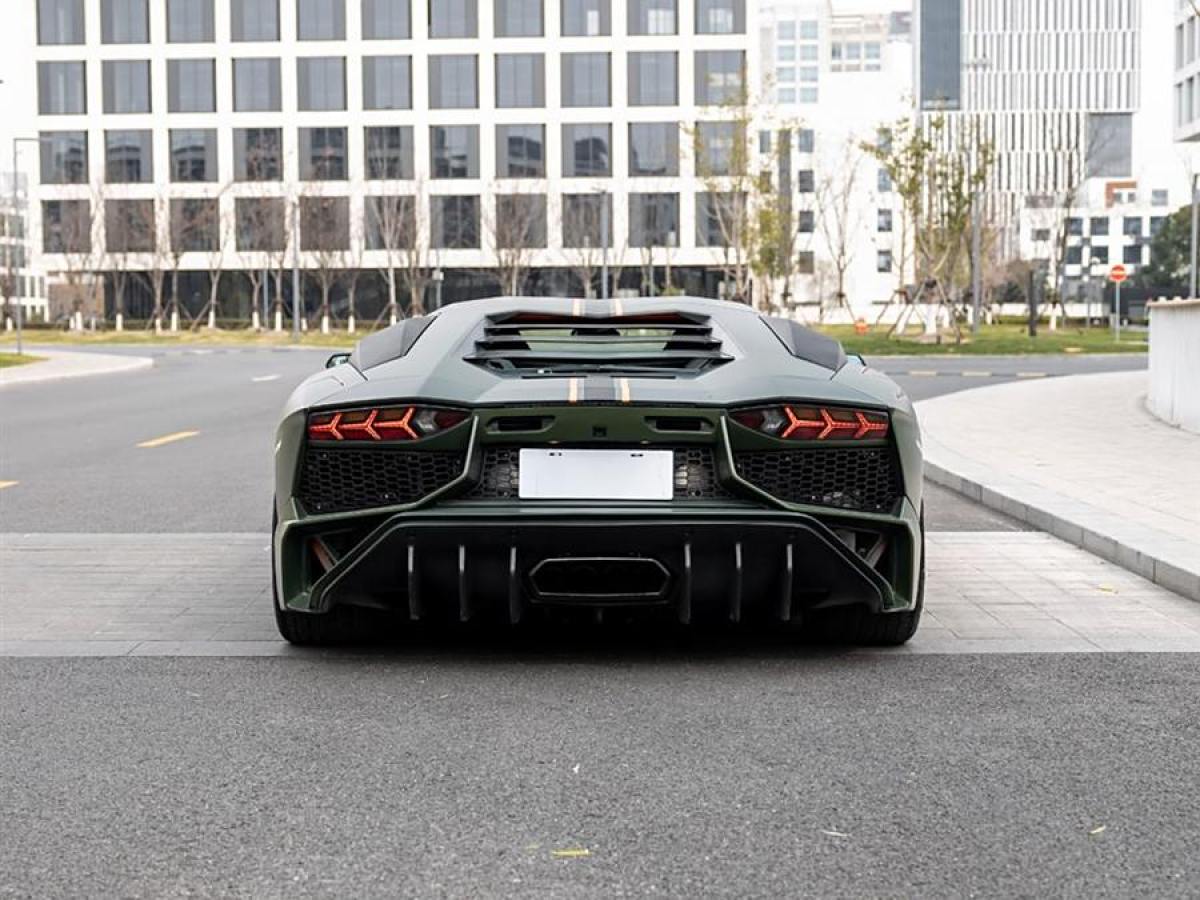 2013年6月蘭博基尼 Aventador  2011款 LP 700-4