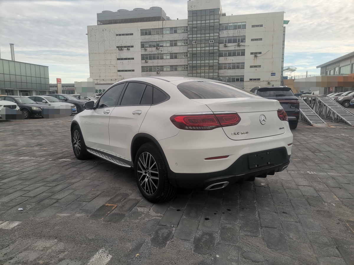 奔馳 奔馳GLC  2023款 GLC 300 4MATIC 轎跑SUV圖片