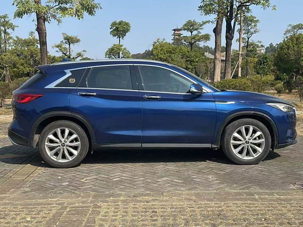 英菲尼迪 QX50  2018款 2.0T 兩驅(qū)時(shí)尚版圖片