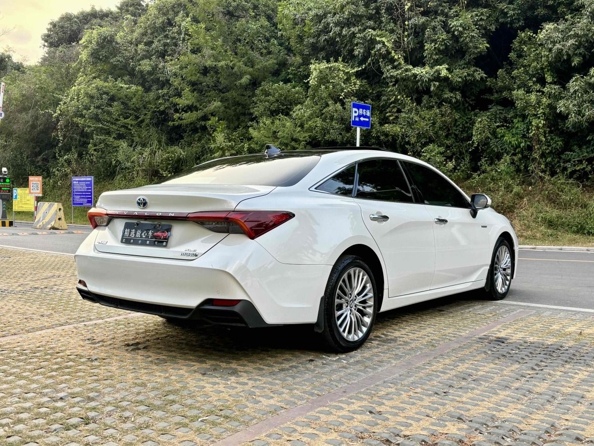 丰田 亚洲龙  2019款 双擎 2.5L XLE尊贵版 国VI图片