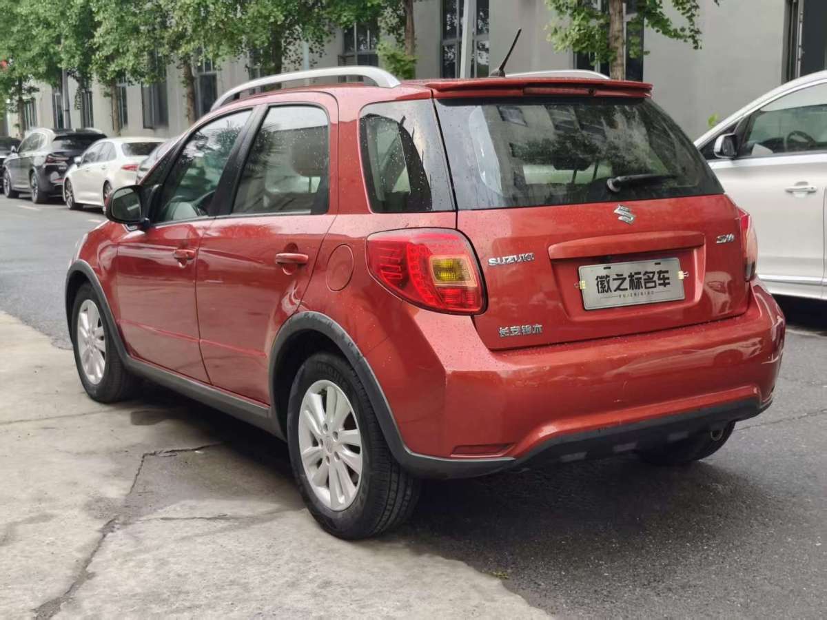 鈴木 天語(yǔ) SX4  2013款 酷銳 1.6L 自動(dòng)運(yùn)動(dòng)型圖片