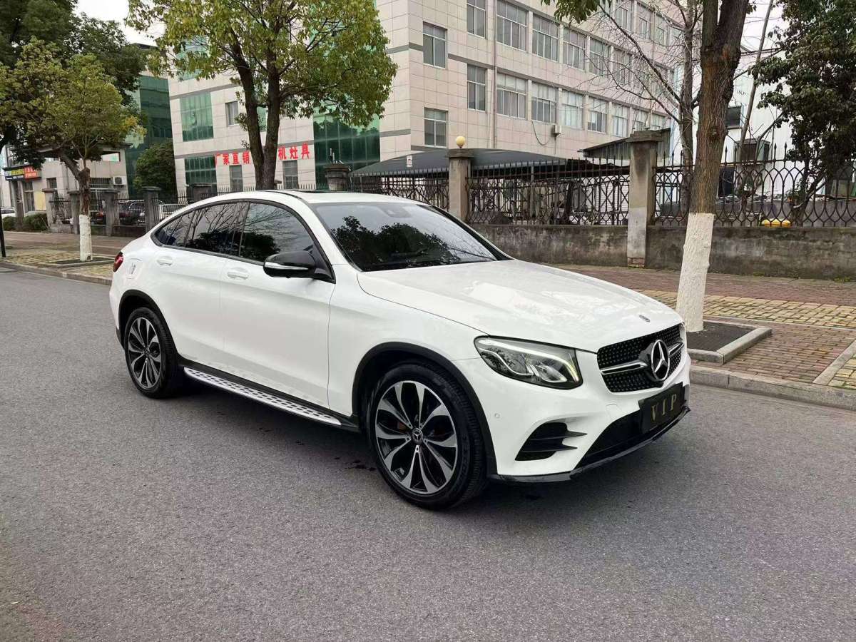 奔馳 奔馳GLC  2022款 改款 GLC 260 4MATIC 轎跑SUV圖片