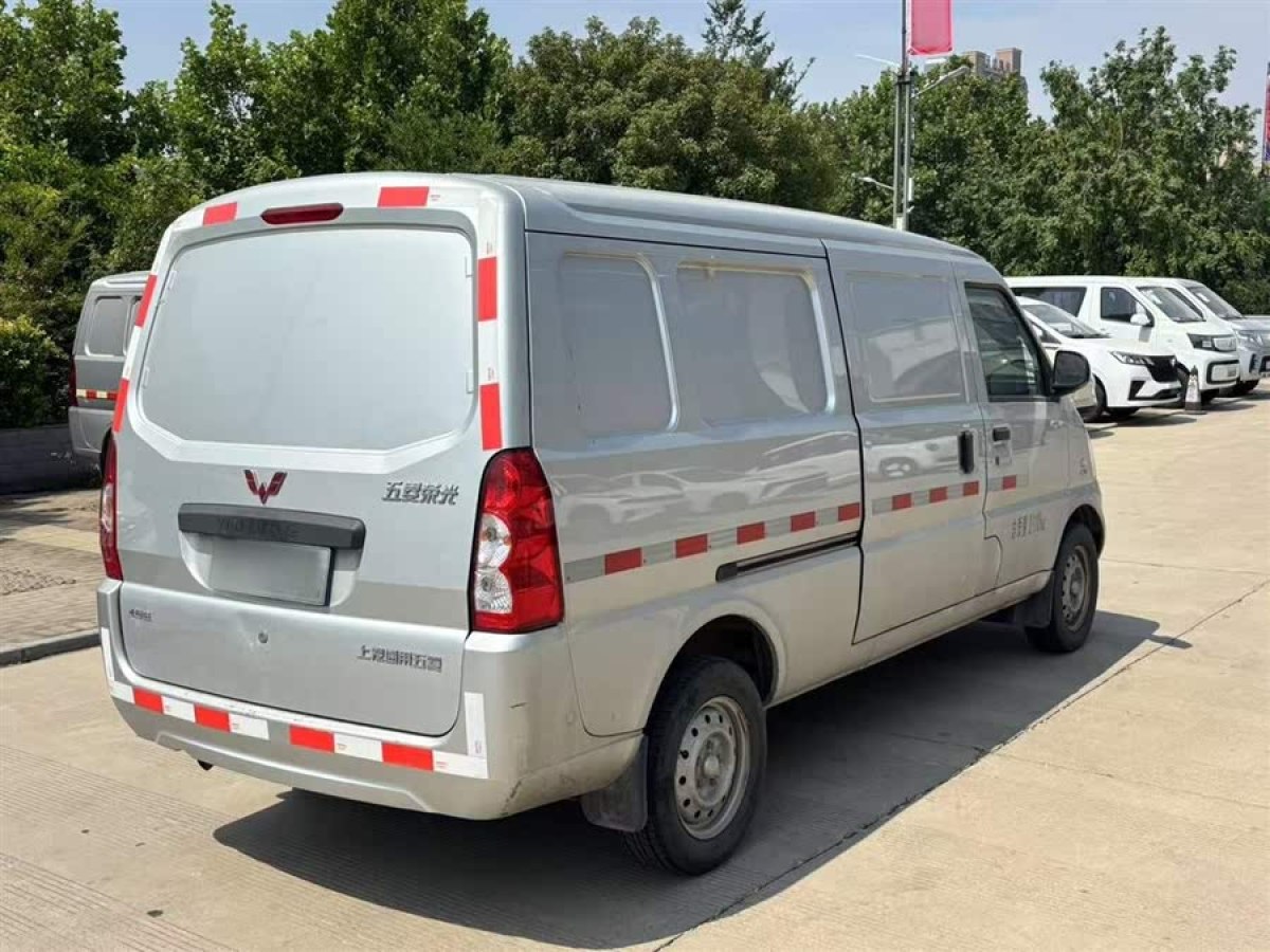 五菱 五菱榮光  2021款 1.5L加長基本型封窗車2座L3C圖片