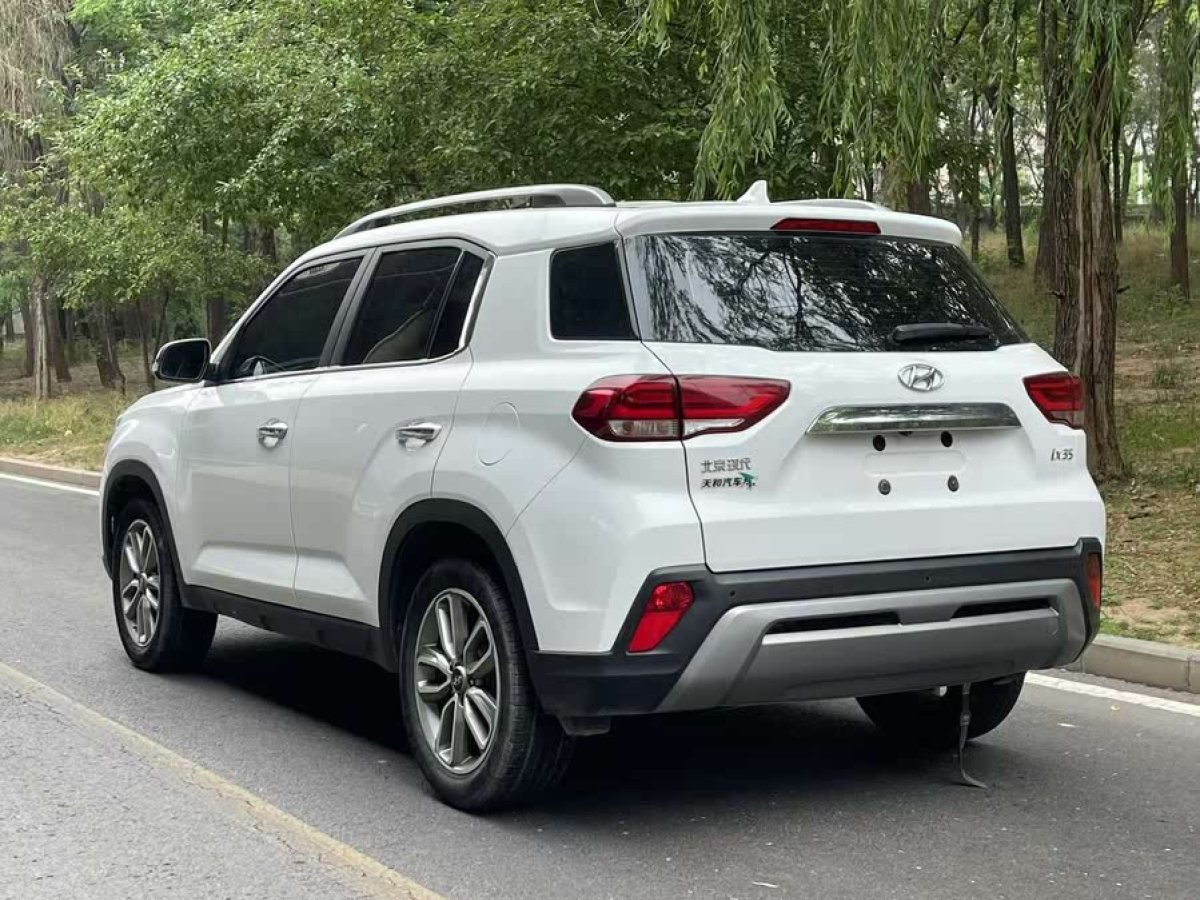 現(xiàn)代 ix35  2019款 2.0L 自動(dòng)兩驅(qū)智勇?暢享版 國(guó)VI圖片