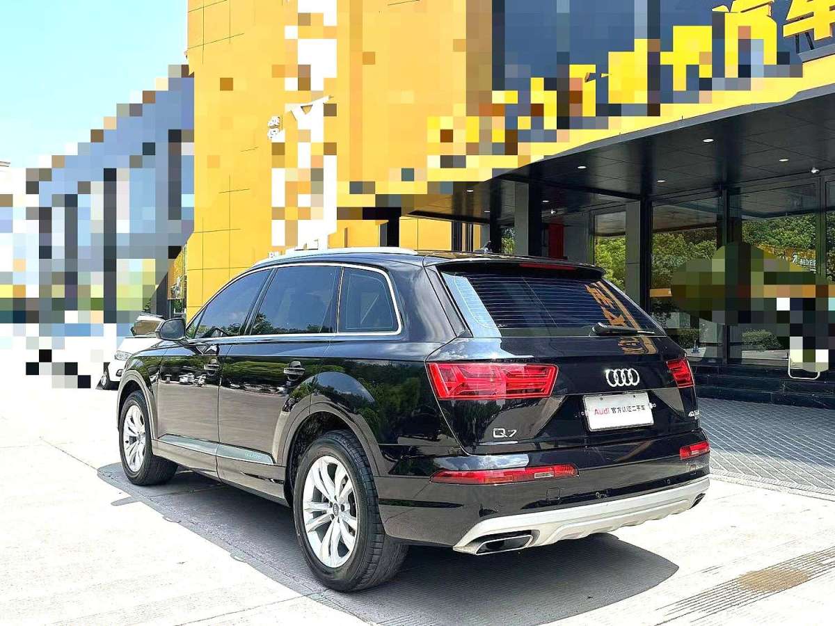 2018年8月奧迪 奧迪Q7  2018款 40 TFSI S line運(yùn)動(dòng)型