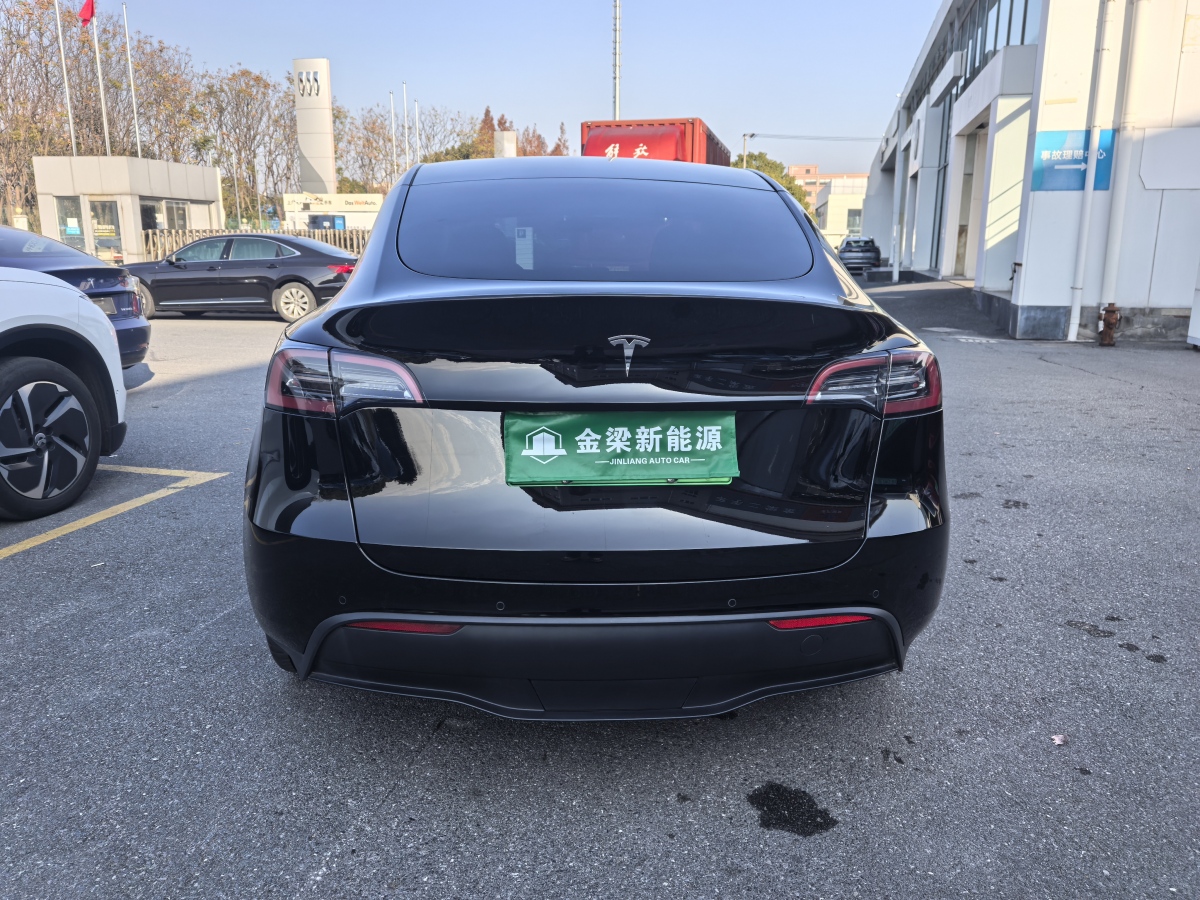 特斯拉 Model 3  2021款 改款 標(biāo)準(zhǔn)續(xù)航后驅(qū)升級(jí)版圖片