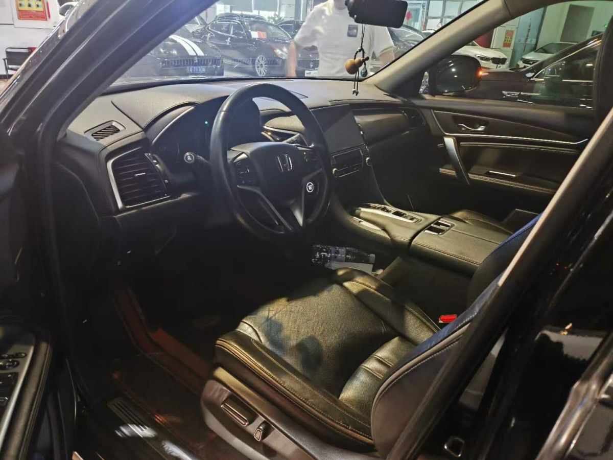本田 冠道  2020款 240TURBO 兩驅(qū)尊享版圖片