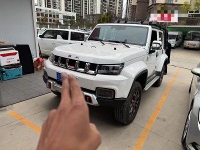 2021年4月 北京 BJ40 2.0T 自動四驅(qū)城市獵人版?zhèn)b客型圖片