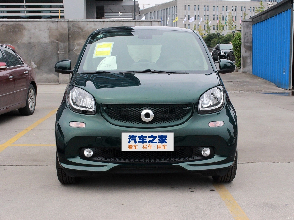 smart fortwo  2018款 0.9T 66千瓦流光綠特別版圖片