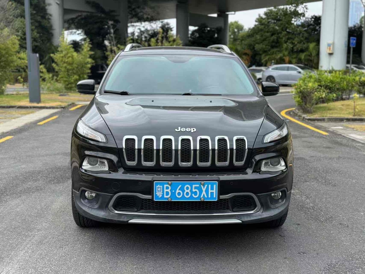 Jeep 自由光  2016款 2.4L 專業(yè)版圖片