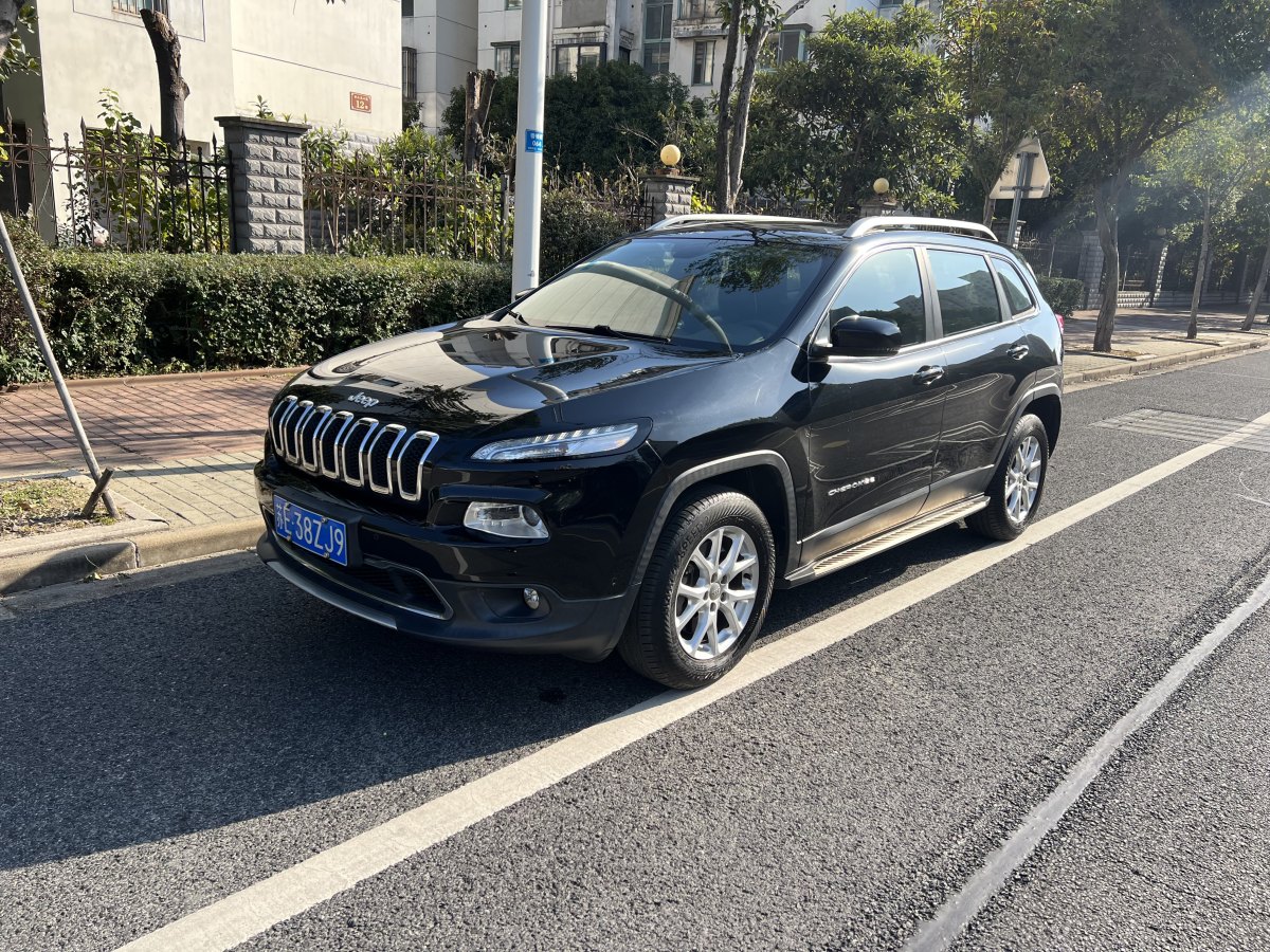 Jeep 自由光  2016款 2.4L 專業(yè)版圖片