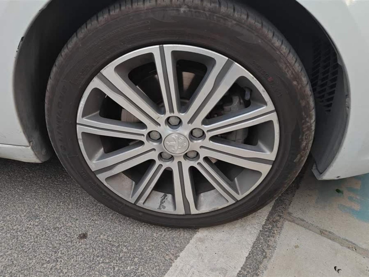 標(biāo)致 408  2016款 1.6T 自動豪華版圖片