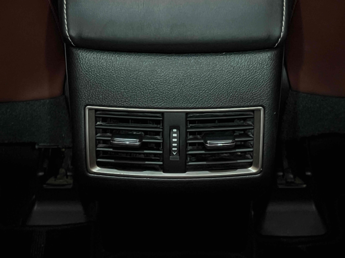 雷克萨斯 NX  2015款 300h 全驱 锋致版图片