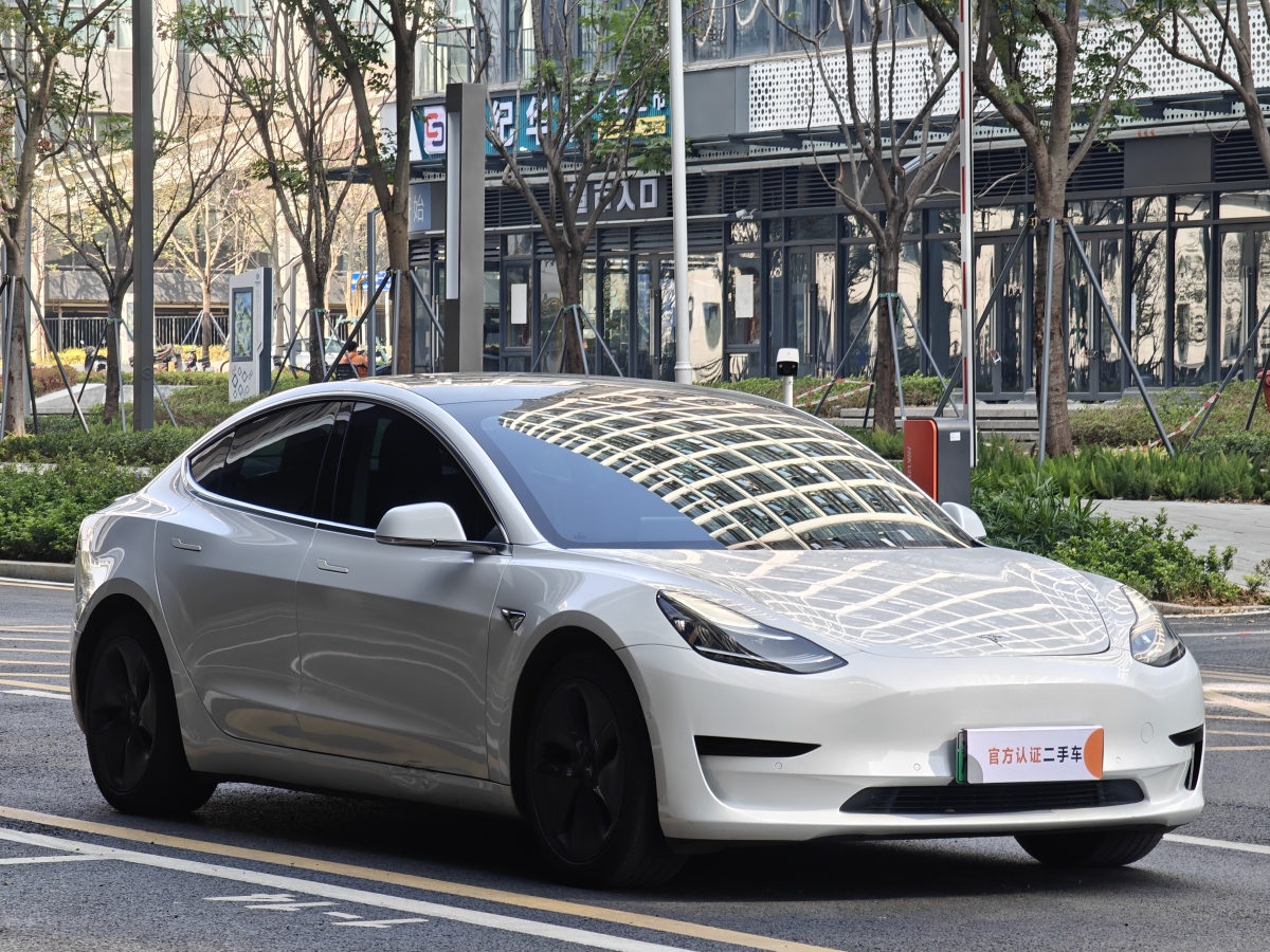 特斯拉 Model 3  2019款 標準續(xù)航后驅(qū)升級版圖片