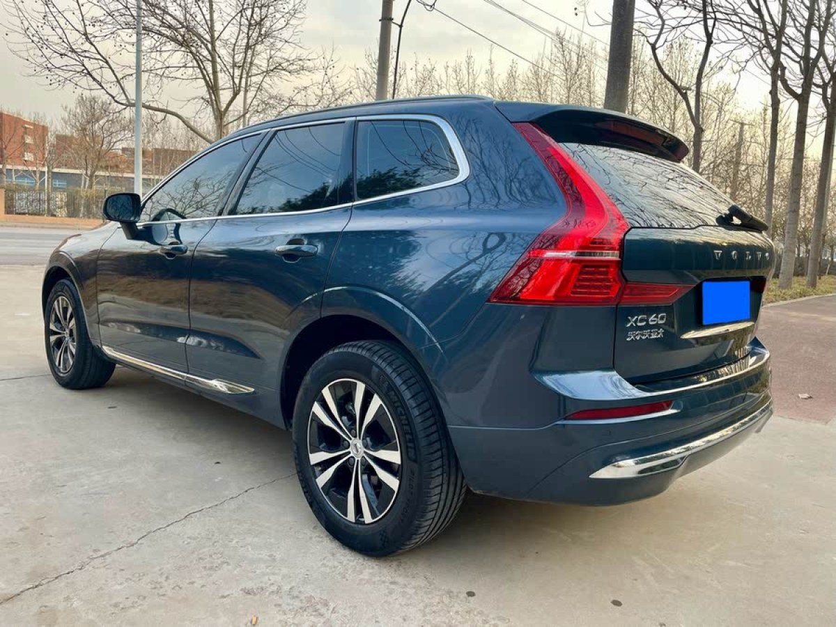 沃爾沃 XC60  2024款 B5 四驅(qū)智逸豪華版圖片