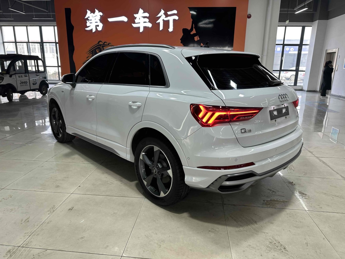 奧迪 奧迪Q3  2022款 35 TFSI 時(shí)尚動(dòng)感型圖片