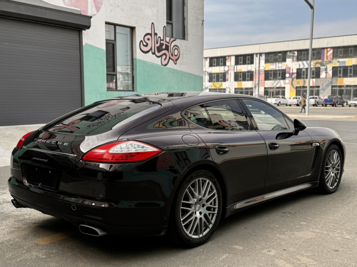 2012年3月保时捷 Panamera  2010款 Panamera 4 3.6L