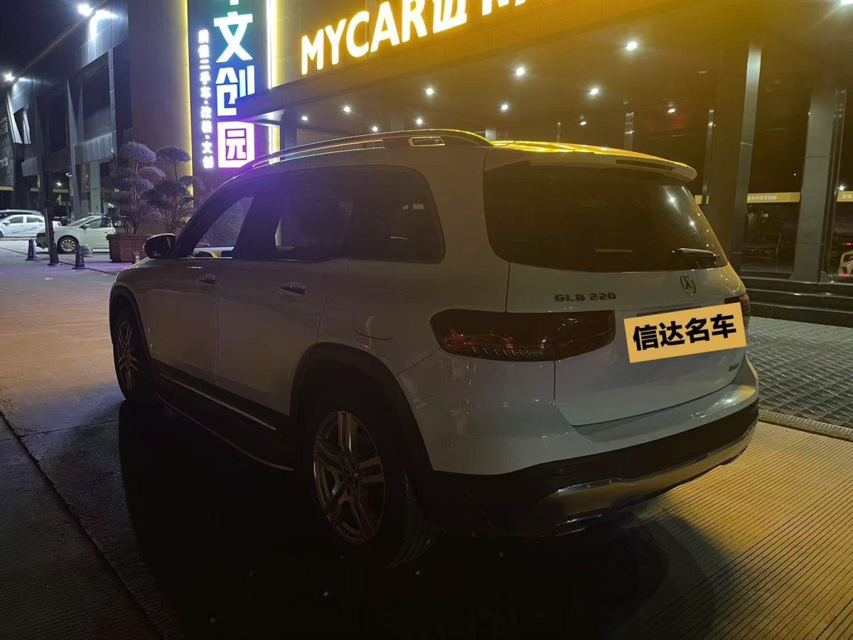 奔馳 奔馳GLB  2022款 GLB 220 動感型圖片