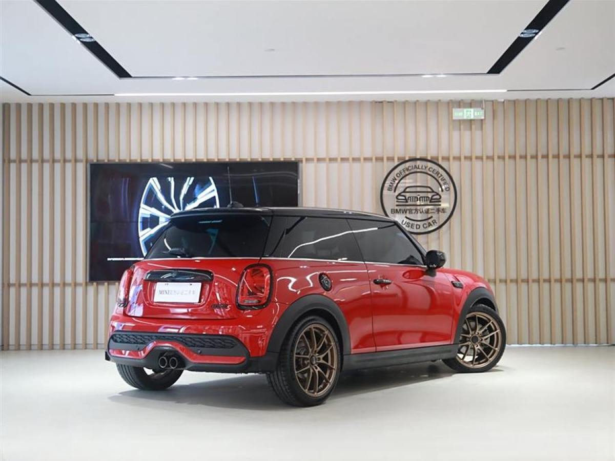 MINI MINI  2023款 改款 2.0T COOPER S 藝術(shù)家圖片