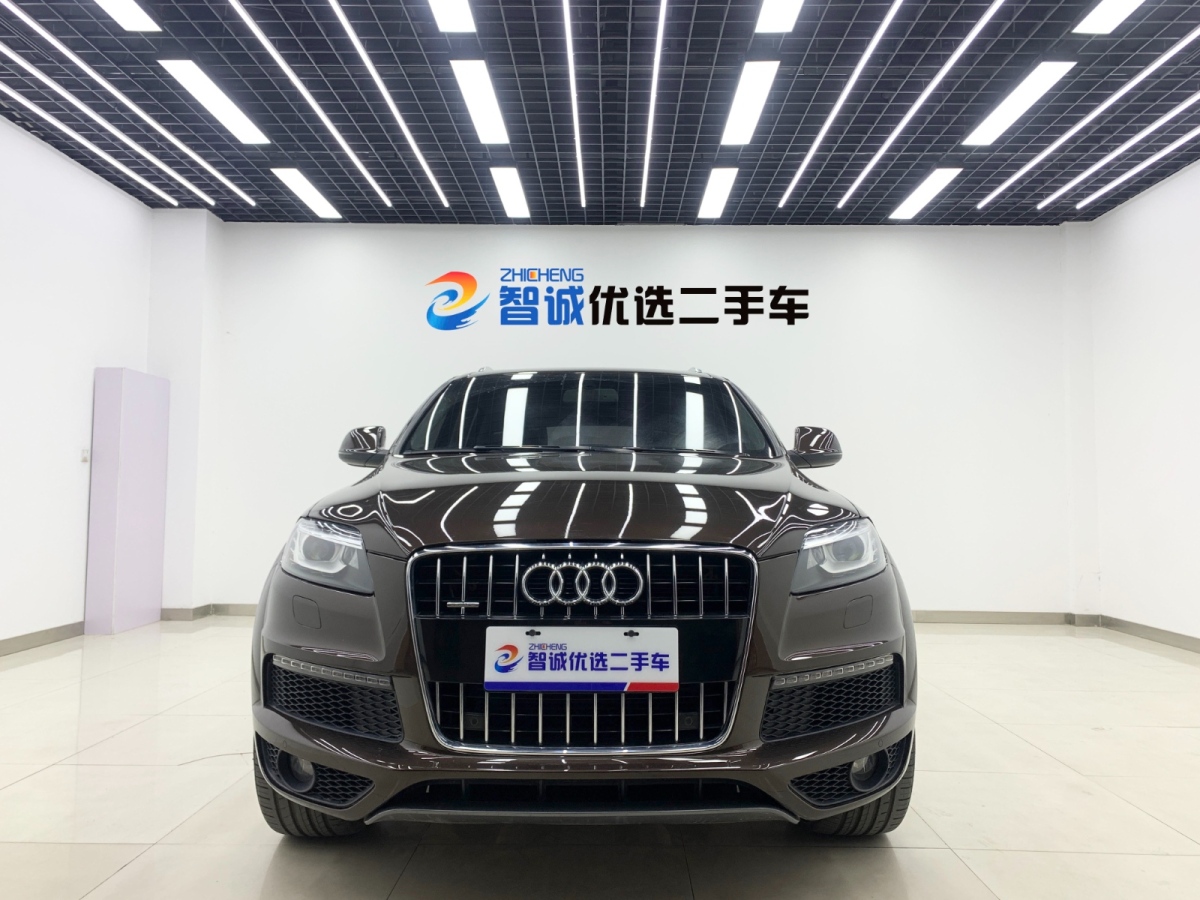 2013年12月奧迪 奧迪Q7  2013款 40 TFSI 技術(shù)型