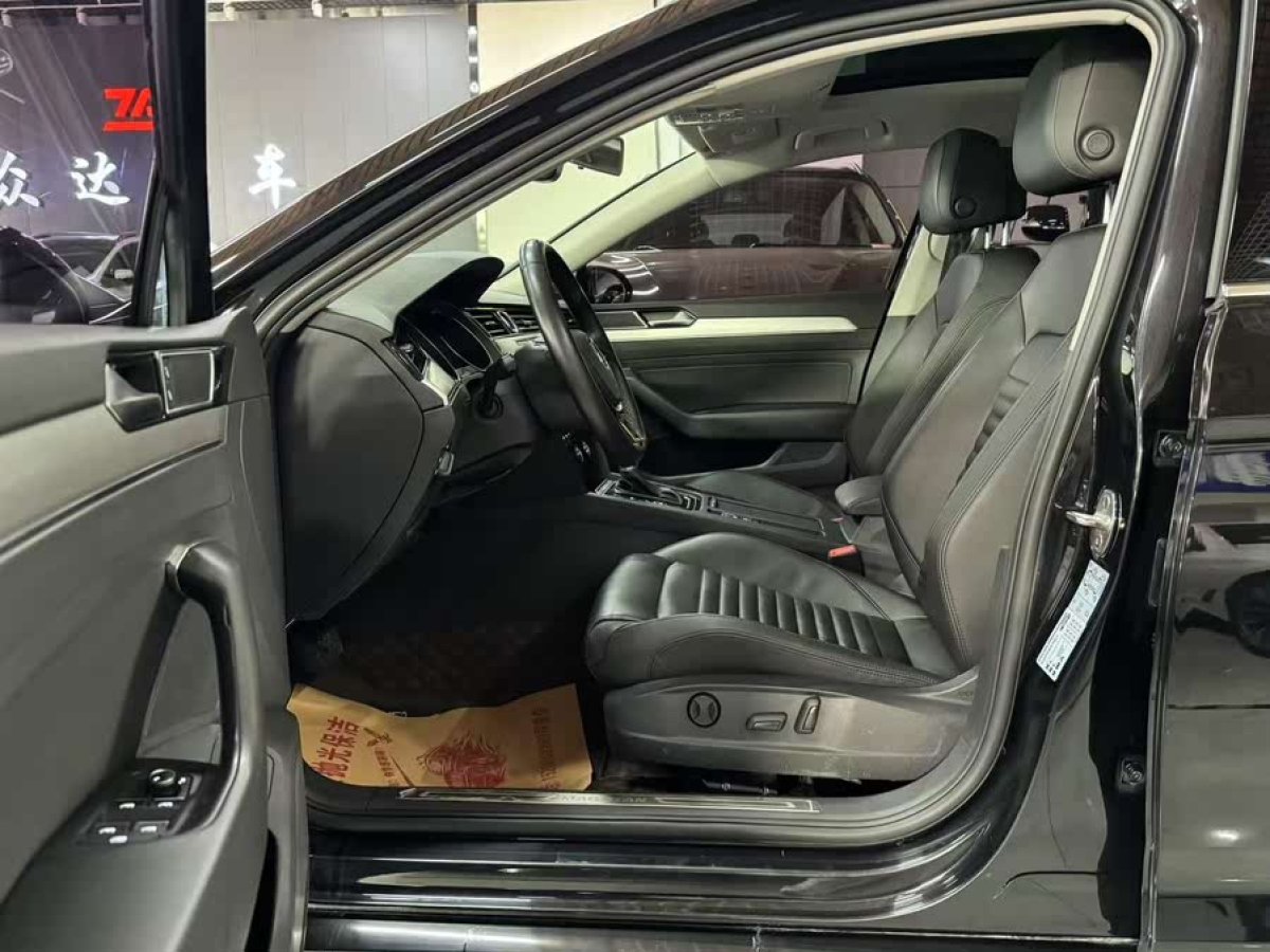 大眾 邁騰  2019款  330TSI DSG 領(lǐng)先型 國(guó)VI圖片