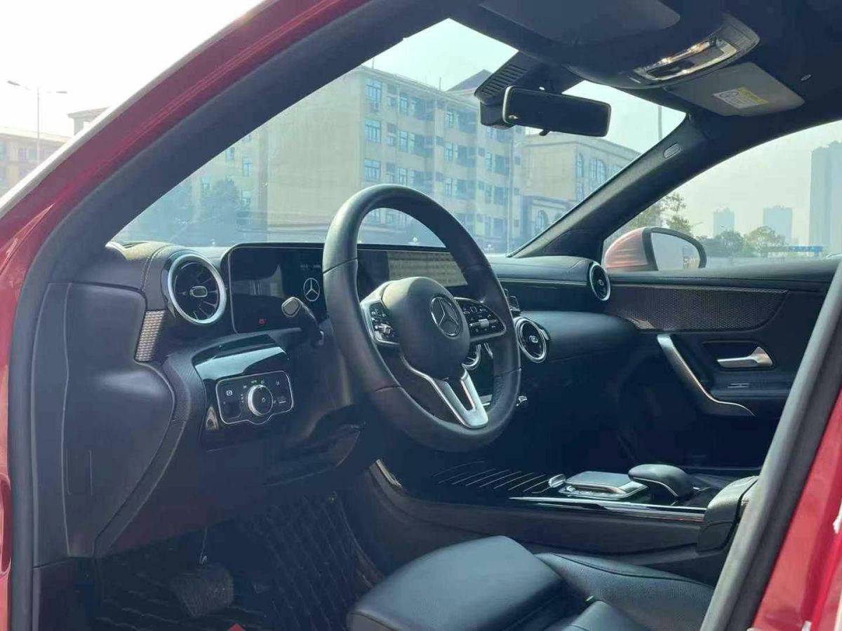 奔馳 奔馳GLE  2020款  GLE 350 4MATIC 時(shí)尚型圖片