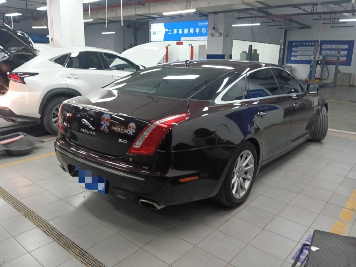 2014年7月捷豹 XJ  2014款 XJL 3.0 SC 兩驅(qū)全景商務(wù)版