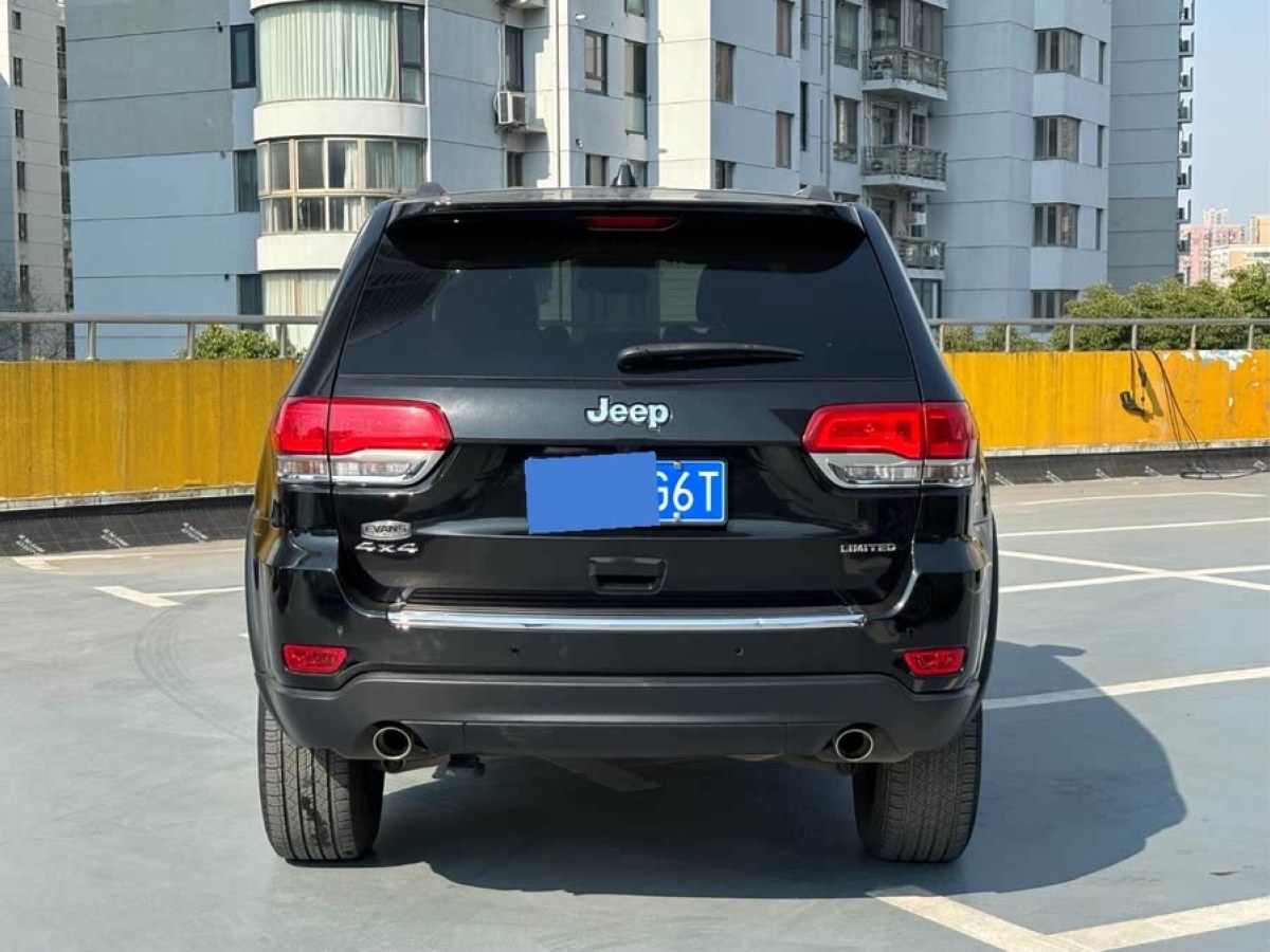 Jeep 大切諾基  2015款 3.6L 精英導(dǎo)航版圖片