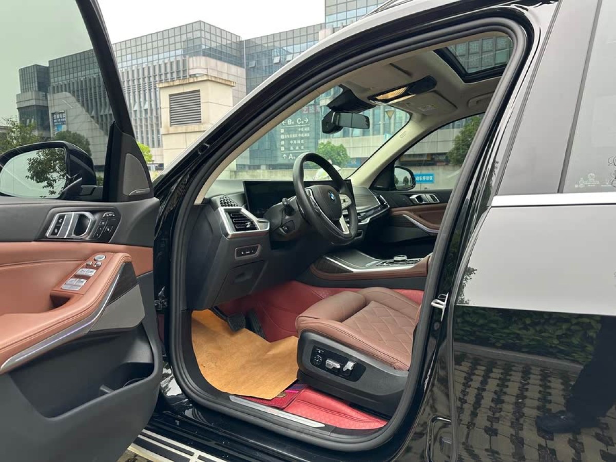 寶馬 寶馬X7  2023款 xDrive40i 領(lǐng)先型豪華套裝圖片
